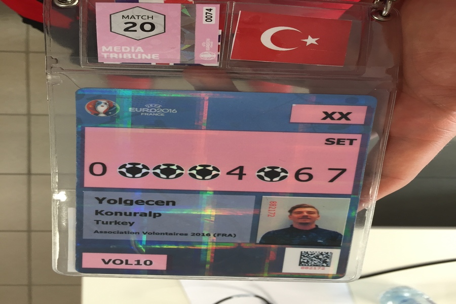 photo badgeEURO2016